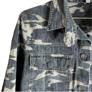 Ya Los Angeles Camo Button Up Two Pocket‎ Shirt Size M